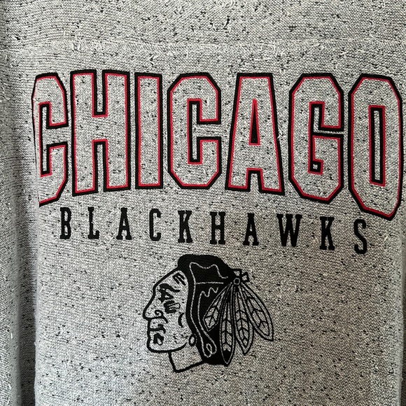 Relaxed fit official NHL Blackhawk sweater - Picture 2 of 5